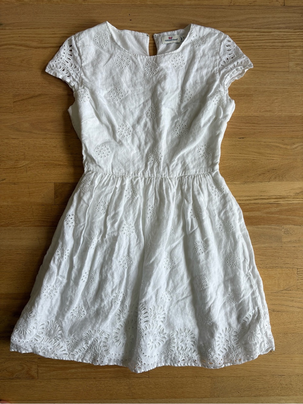 Vineyard Vines White Linen Embroidered Eyelet dress